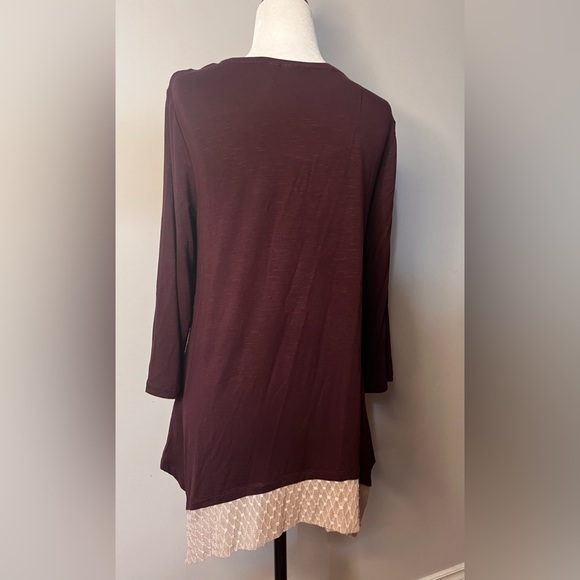 LOGO by Lori Goldstein Long Sleeved Tunic W/ Pockets and Asymmetrical Hemlines! - Picture 8 of 9